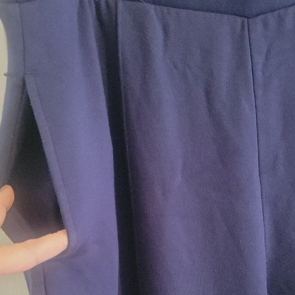 Lou & Grey SzLg Navy  Wide-Leg Flowy Trousers with pockets - Picture 3 of 4